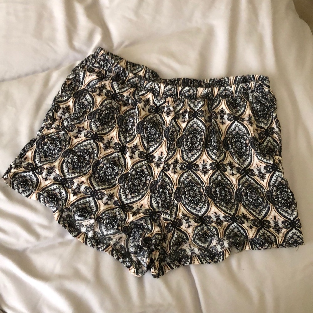 Nordstrom shorts size M.
